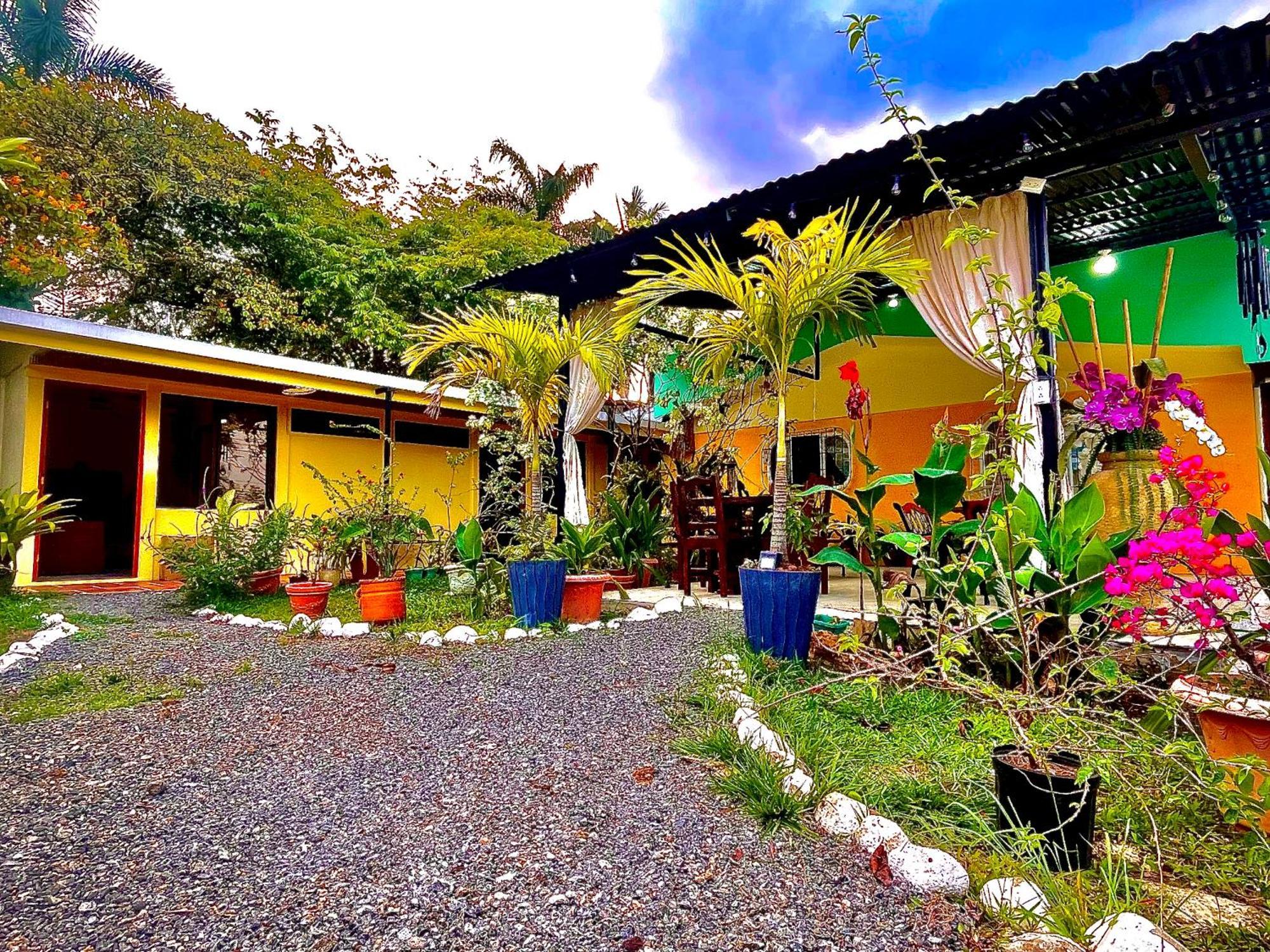 Hotel Tierra De Volcanes La Fortuna Exteriör bild