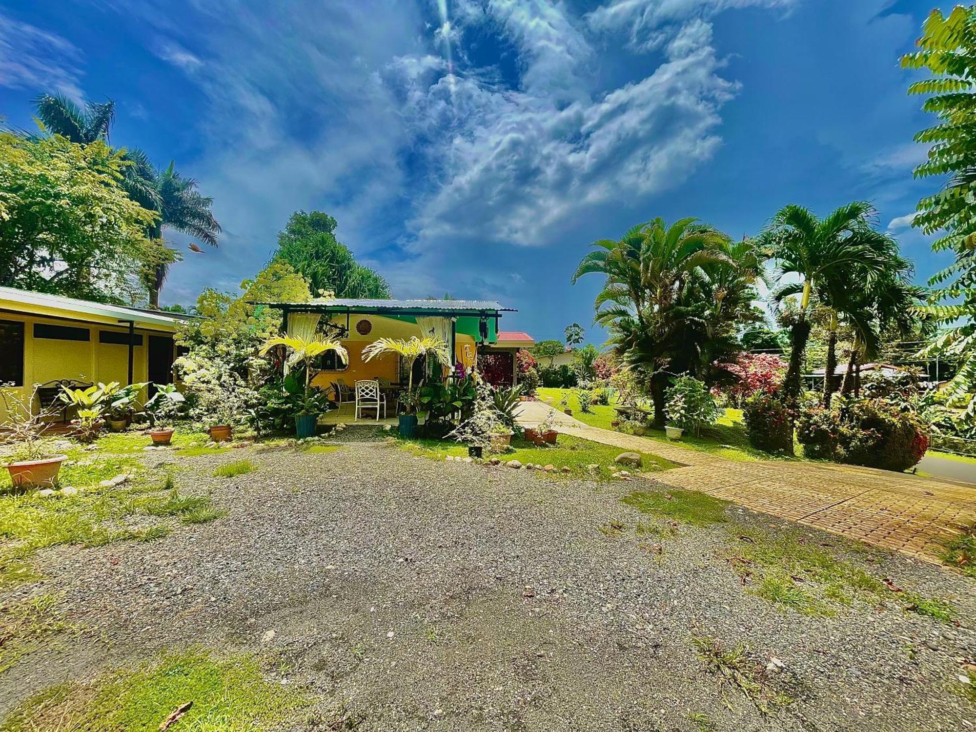 Hotel Tierra De Volcanes La Fortuna Exteriör bild